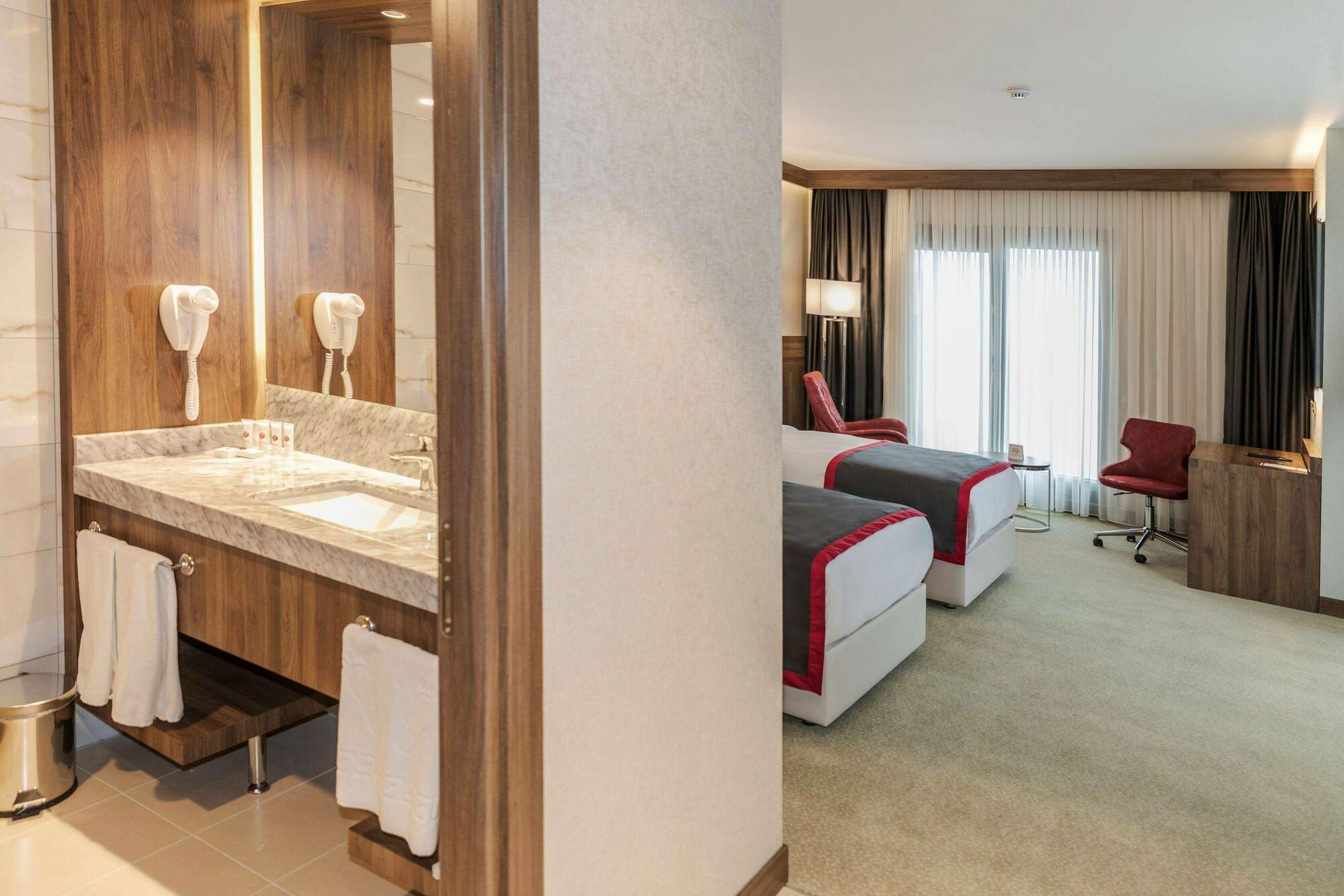Ramada By Wyndham Beylikduzu Hotel Istanbul Exterior photo